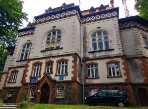 Remonty w lubańskiej Szkole Muzycznej. Dach, okna, piec